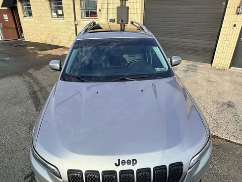 Used 2020 Jeep Cherokee Limited image 9