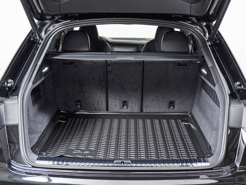 New 2026 Audi SQ8 Prestige AWD/4WD image 8