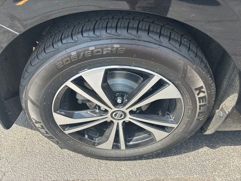 Certified 2023 Nissan Sentra SV FWD image 10