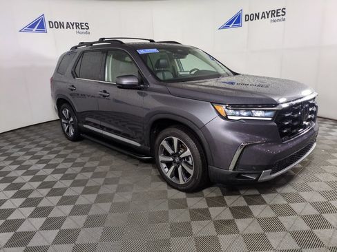 Certified 2025 Honda Pilot Touring image 11