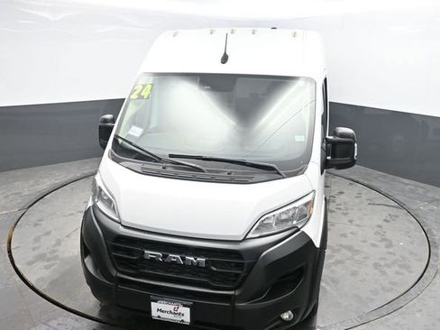 Used 2024 RAM ProMaster 2500 w/ Convenience Group FWD image 23