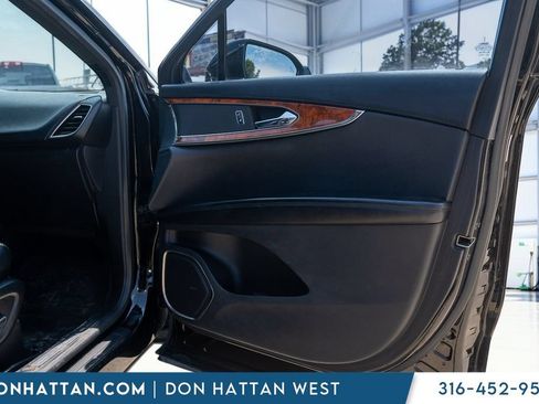 Used 2018 Lincoln MKX Reserve w/ Lincoln MKX Climate Package FWD image 18