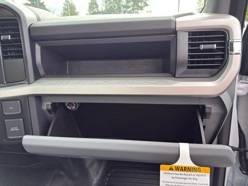 New 2025 Ford F550 4x4 Regular Cab Super Duty image 33