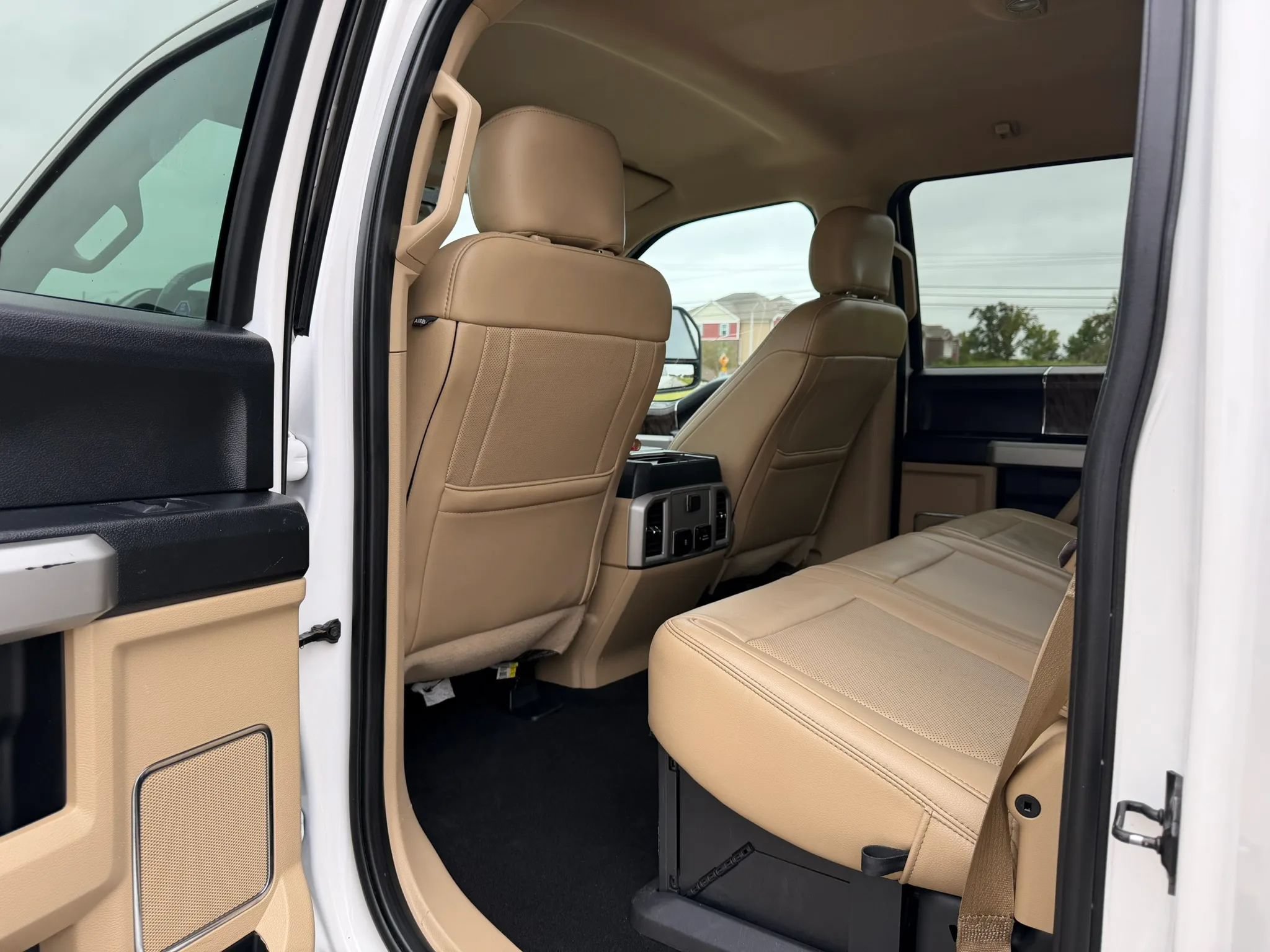 Used 2019 Ford F250 Lariat w/ Lariat Ultimate Package AWD/4WD image 20