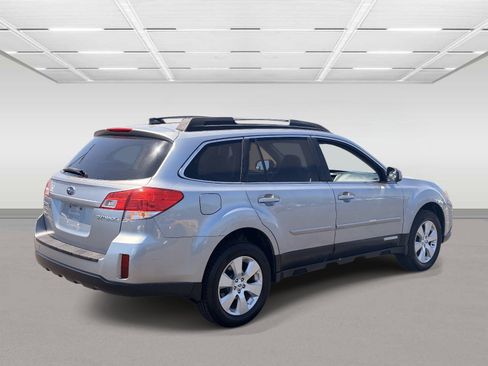 Used 2011 Subaru Outback 2.5i Limited w/ Popular Equipment Group 2A AWD/4WD image 4