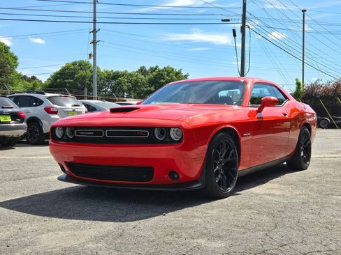 Used 2020 Dodge Challenger R/T w/ Plus Package image 2