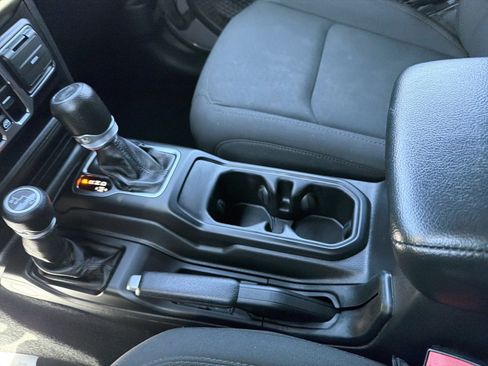 Certified 2022 Jeep Wrangler Unlimited Sport AWD/4WD image 18