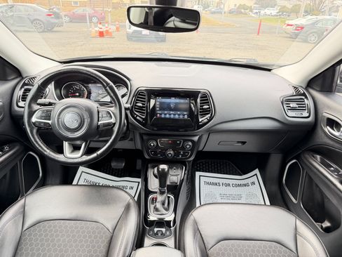 Used 2019 Jeep Compass Latitude image 26