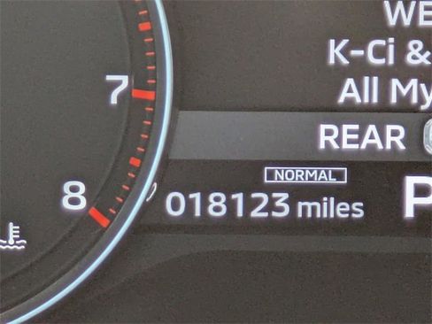 Used 2024 Mitsubishi Outlander FWD image 35