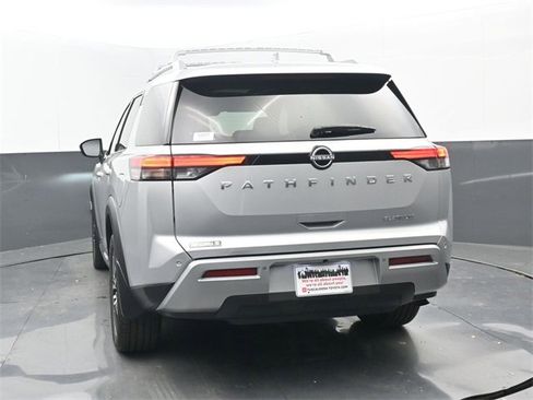 Used 2024 Nissan Pathfinder Platinum w/ Cargo Package image 21