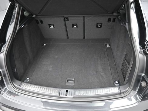 Certified 2023 Porsche Macan Turbo AWD/4WD image 32