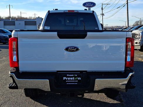New 2026 Ford F250 XLT w/ FX4 Off-Road Package image 3