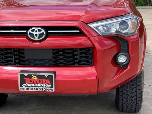 Used 2021 Toyota 4Runner SR5 AWD/4WD image 8