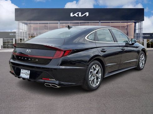 Used 2023 Hyundai Sonata SEL w/ Convenience Package FWD image 6