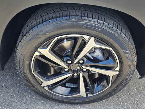 Used 2022 Chevrolet TrailBlazer RS w/ Sun and Liftgate Package FWD image 10