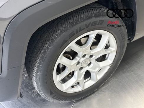 Used 2017 Jeep Renegade Latitude image 6