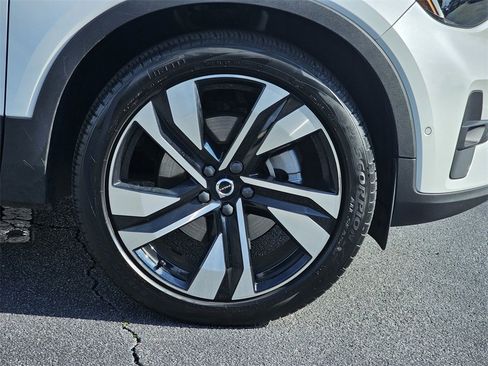 Used 2023 Volvo XC40 B5 Ultimate w/ Protection Package Premier image 13
