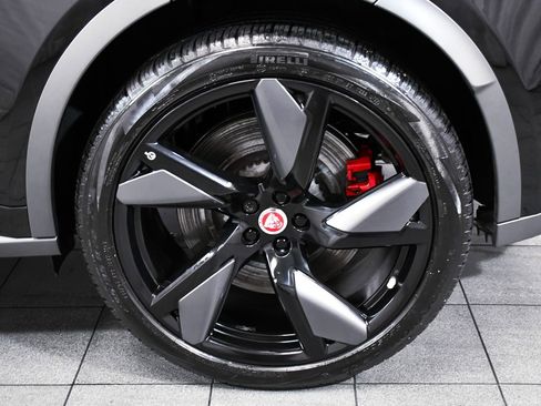 Used 2021 Jaguar F-PACE SVR image 8