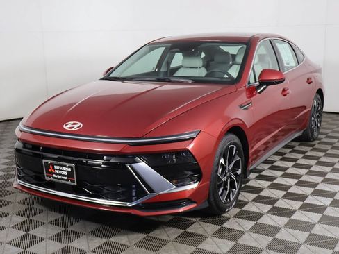Used 2025 Hyundai Sonata SEL FWD image 7