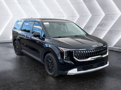 Used 2025 Kia Carnival