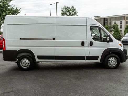 Used 2023 RAM ProMaster 2500 FWD image 3
