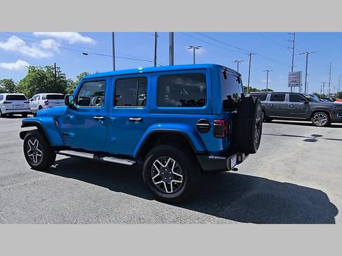 New 2026 Jeep Wrangler Unlimited Sahara w/ Technology Group AWD/4WD image 29