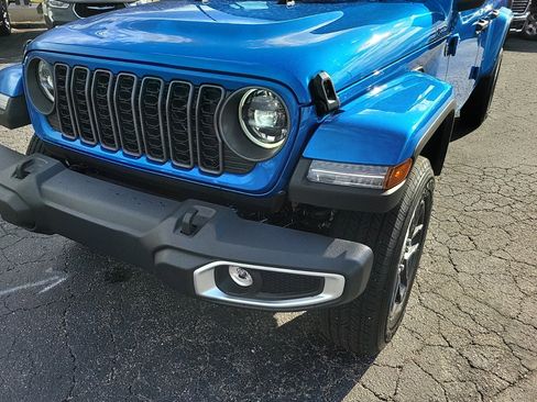 New 2025 Jeep Gladiator Sport image 10