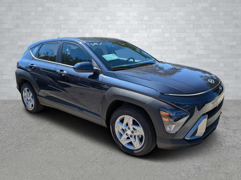 New 2026 Hyundai Kona SE image 2