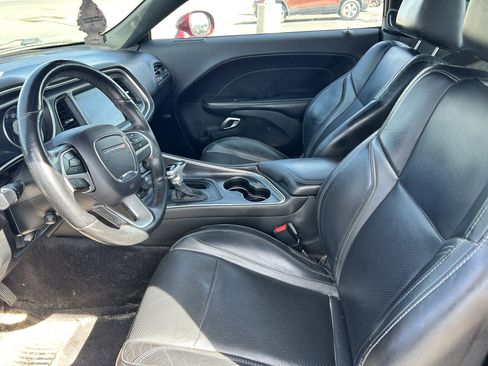 Used 2018 Dodge Challenger R/T Plus RWD image 10