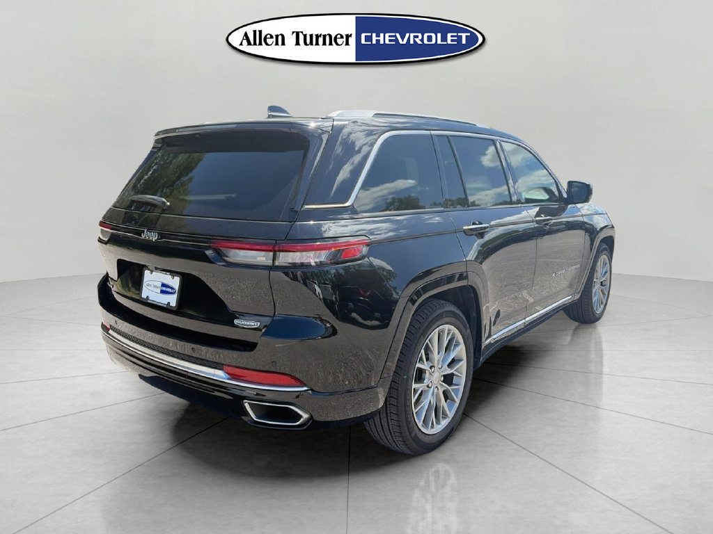 Used 2023 Jeep Grand Cherokee Summit AWD/4WD image 4