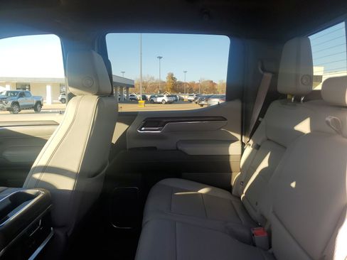 Used 2023 GMC Sierra 1500 SLT w/ SLT Premium Package image 31