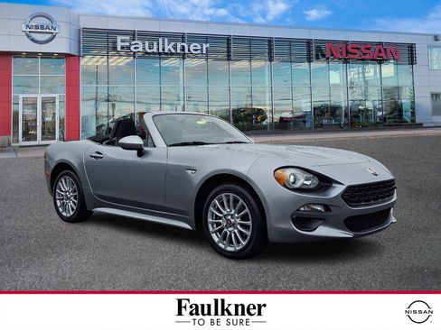 Used 2017 FIAT 124 Spider Classica image 1