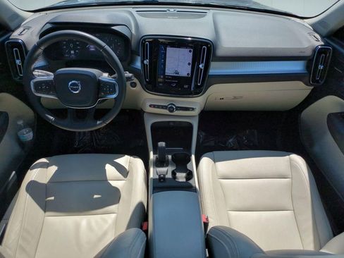 Used 2019 Volvo XC40 T5 Momentum AWD/4WD image 29