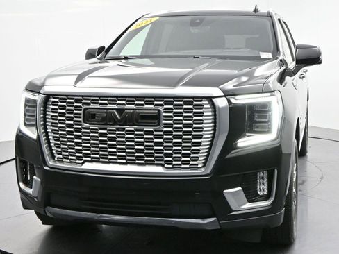 Used 2021 GMC Yukon Denali w/ Denali Premium Package AWD/4WD image 3