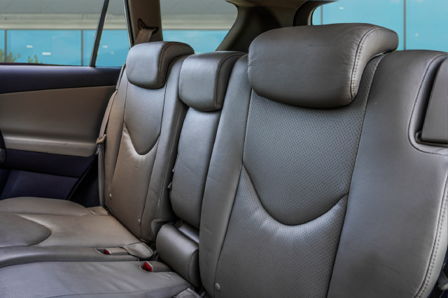 Used 2011 Toyota RAV4 Limited w/ Limited Extra Value Pkg FWD image 10