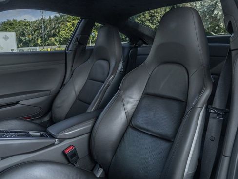 Used 2017 Porsche 911 Carrera 4S image 14