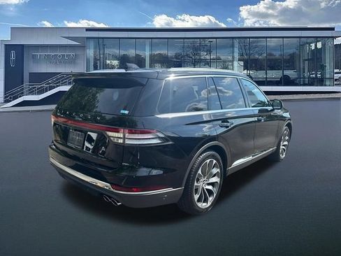 New 2026 Lincoln Aviator Reserve w/ Luxury Package RWD image 8