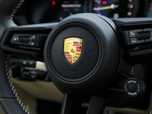 Used 2022 Porsche 911 GT3 image 36