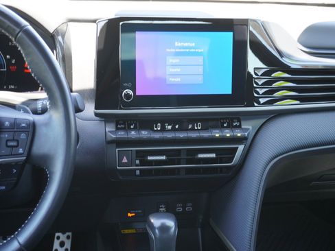 Used 2025 Toyota Camry SE w/ Convenience Package FWD image 16