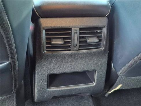 Used 2024 Mitsubishi Outlander SE FWD image 17