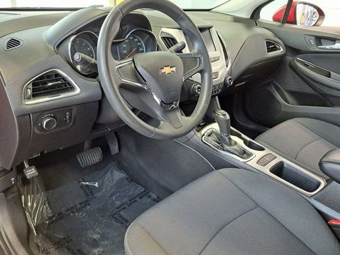 Used 2017 Chevrolet Cruze LS FWD image 8