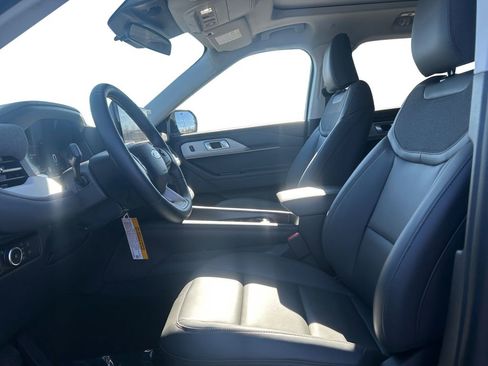 New 2026 Ford Explorer Active w/ Active Comfort Package image 32
