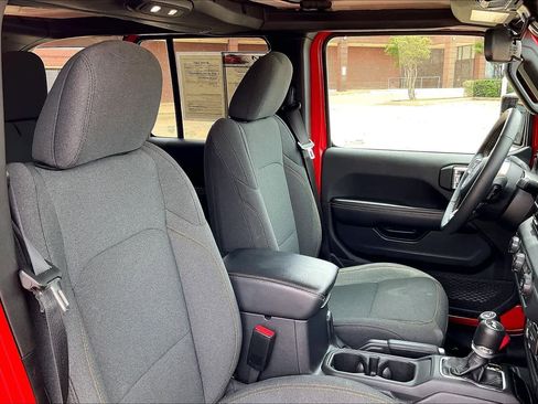 Used 2025 Jeep Wrangler Unlimited Sahara AWD/4WD image 12