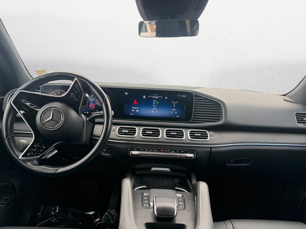 Certified 2025 Mercedes-Benz GLE 350 4MATIC w/ AMG Line Exterior image 9