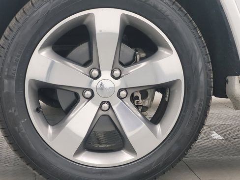 Used 2015 Jeep Grand Cherokee Overland AWD/4WD image 31