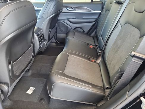 New 2026 Jeep Grand Cherokee Altitude AWD/4WD image 5