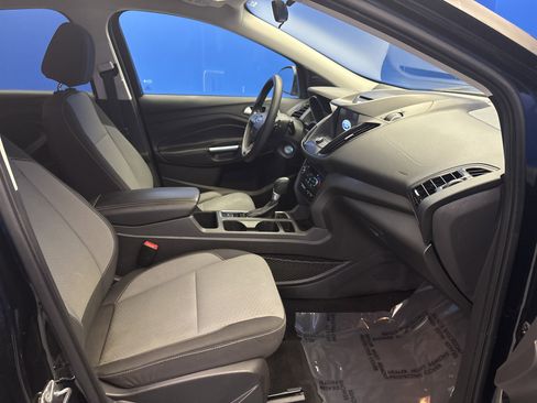 Used 2017 Ford Escape SE w/ Equipment Group 201A AWD/4WD image 21