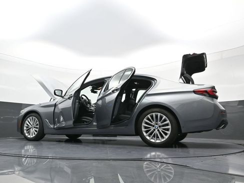 Used 2023 BMW 530i xDrive image 40