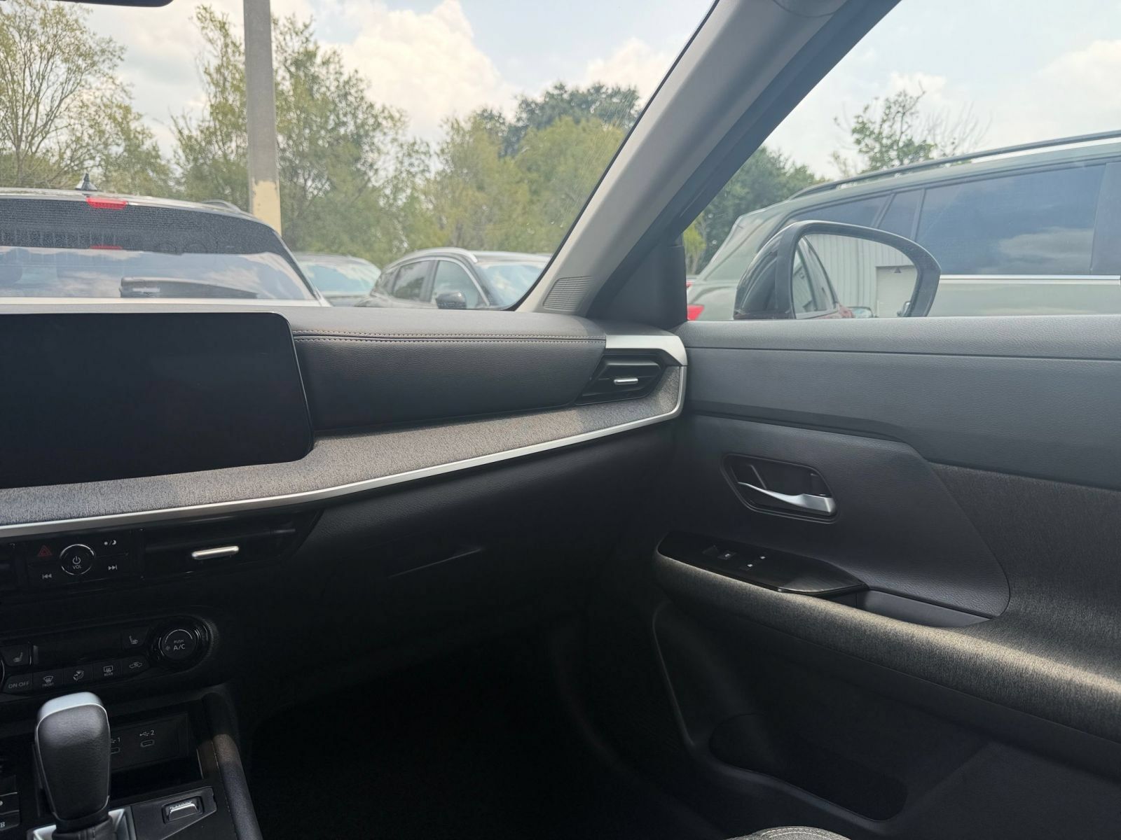 Used 2026 Nissan Kicks SV w/ Cold Weather Package AWD/4WD image 33