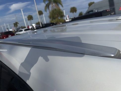 Used 2021 Toyota Highlander Limited image 4